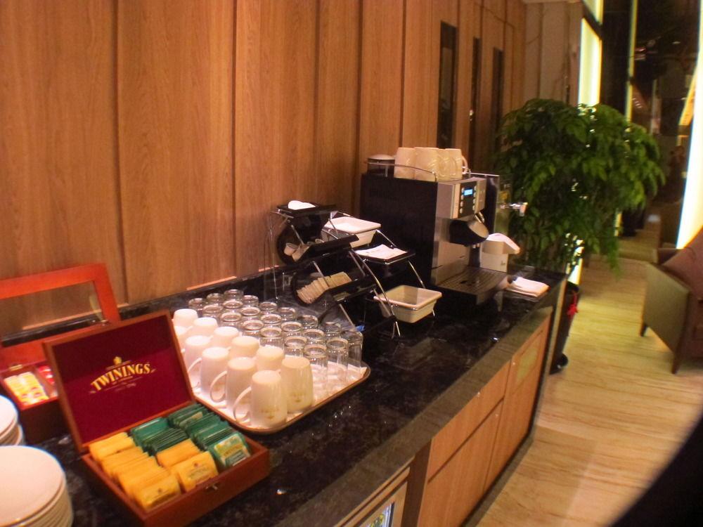 Fullon Hotel Taoyuan Airport Access Mrt A8 Guishan Εξωτερικό φωτογραφία A coffee machine in a hotel
