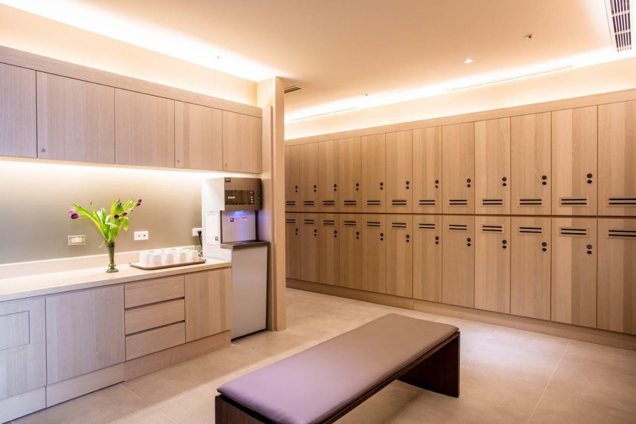 Fullon Hotel Taoyuan Airport Access Mrt A8 Guishan Εξωτερικό φωτογραφία Locker room